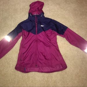 Nike Women’s cut wind runner